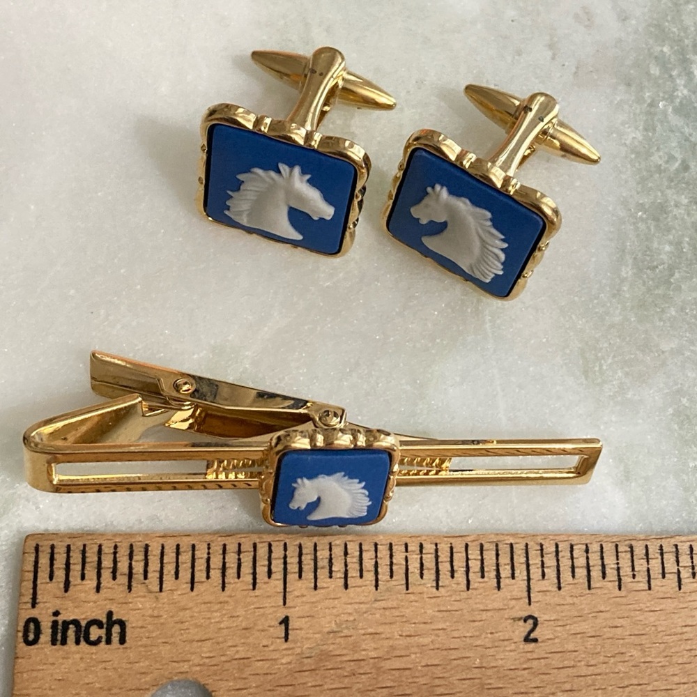 🏇 Wedgwood Jasperware Cuff Links Tie Clip Set Horses Vintage - Picture 7 of 7